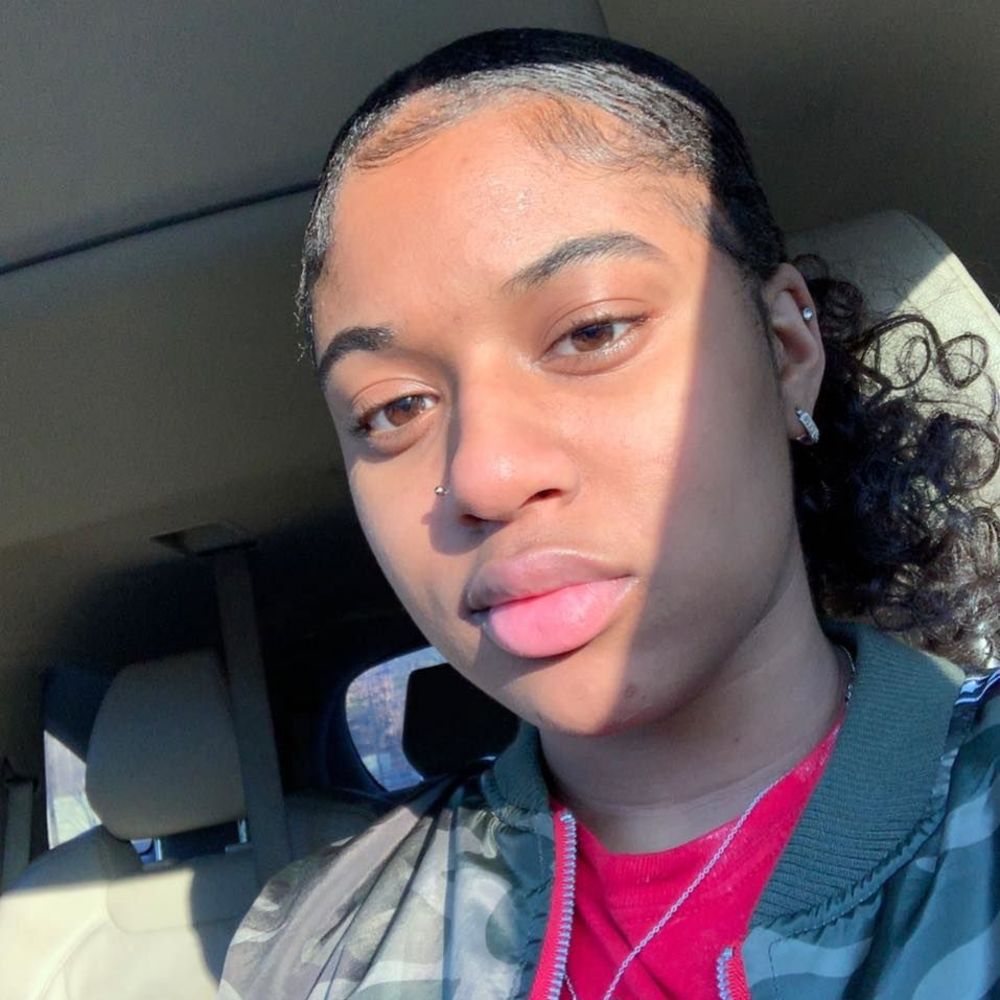 Meet your Posher, E'niya
